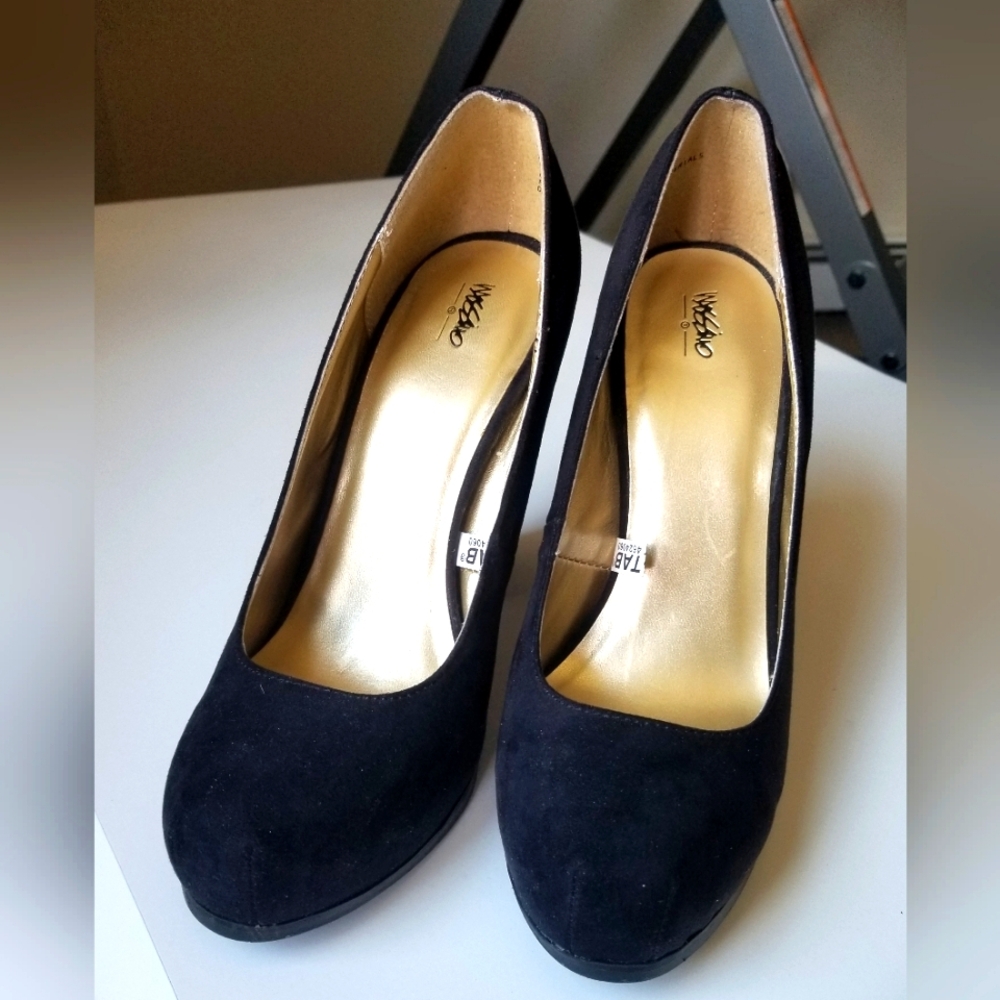 Mossimo Black Faux Suede Platform Chunky Heels